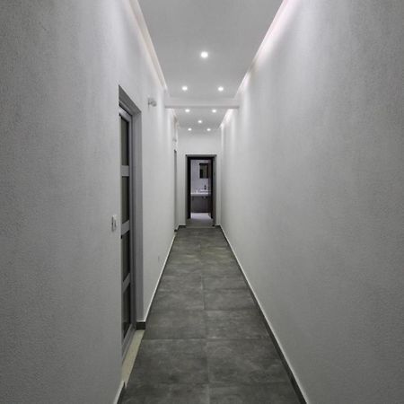 Apartments Komina Utjeha Esterno foto