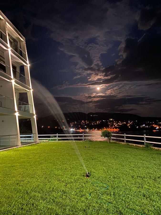 Apartments Komina Utjeha Esterno foto